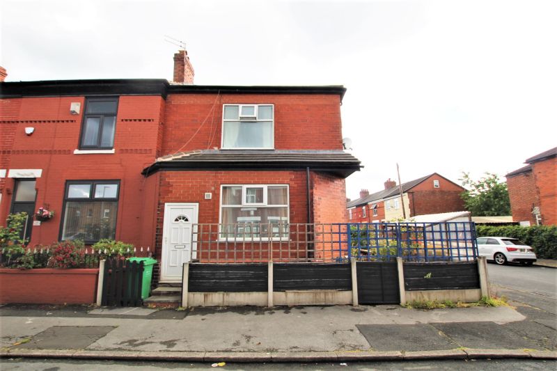 3 bed End Terrace House For Auction